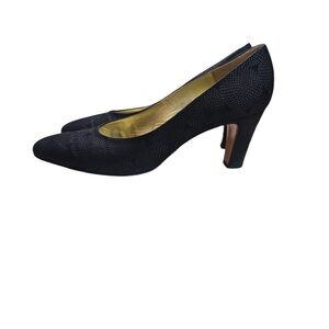 - Bruno Magli Brand - Made in Italy Inky black - Navy pump - 9.5 all leather!